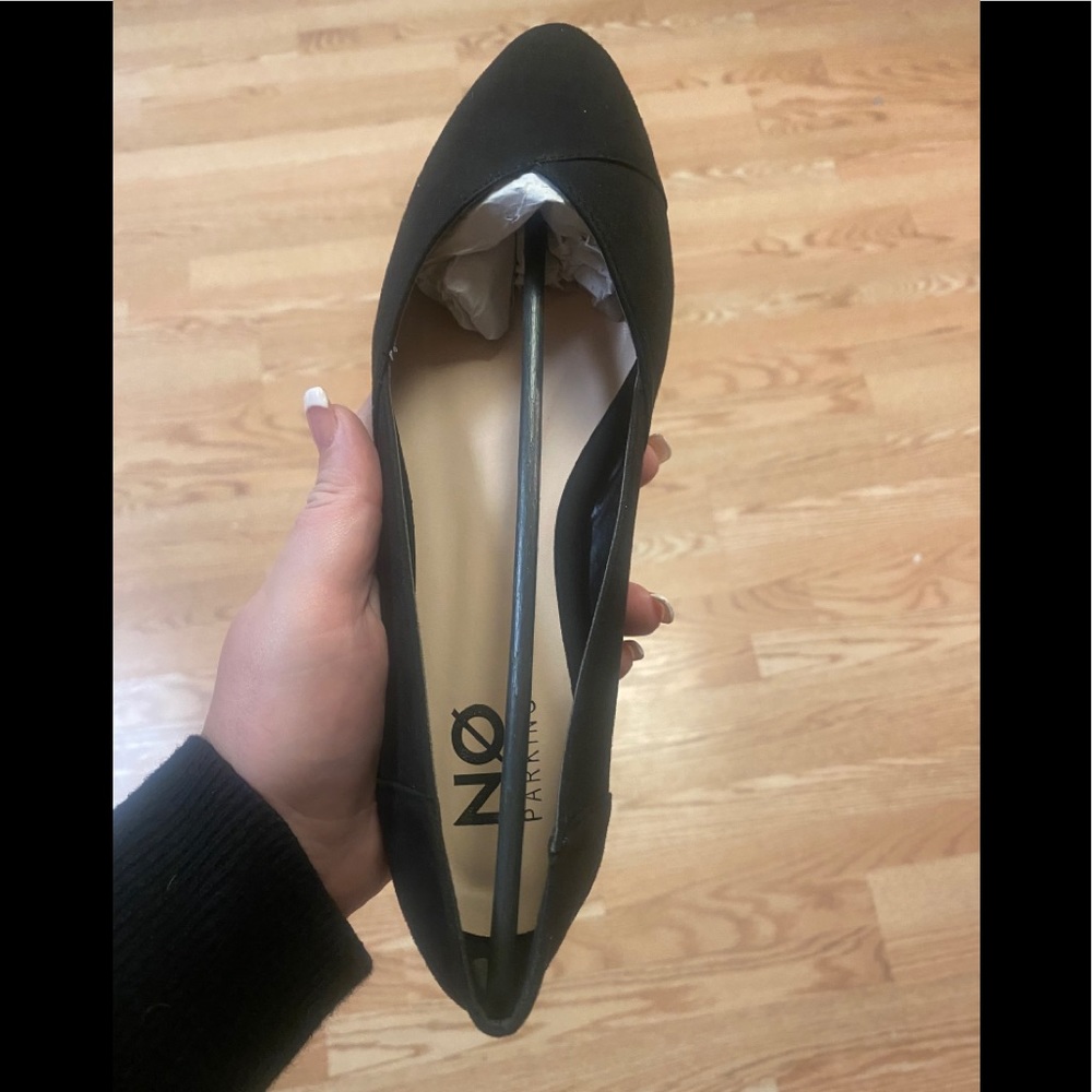 NWT - No Parking Black Flats - size 8
